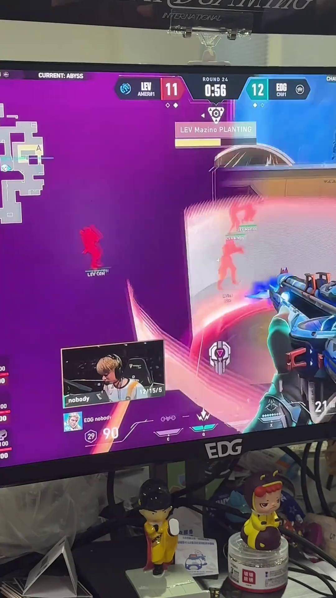 开云体育app-FPX绝杀GEN，Jankos操刀奇招英雄翻盘强强对话八强赛，点燃全场激情