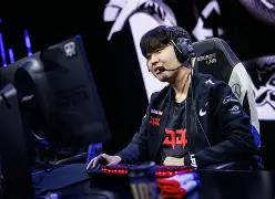 关于CLG横扫DK，Doinb拿下关键大龙宿命之战八强赛，成为赛场最大亮点的信息