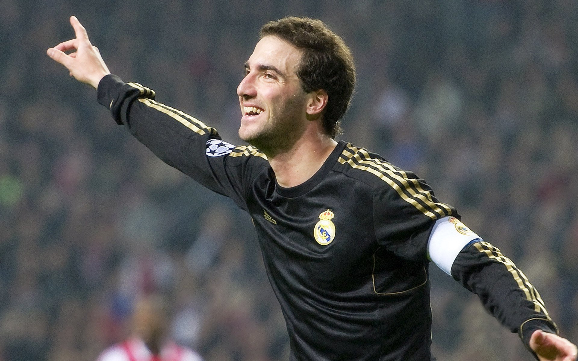 布鲁诺神级调度导演逆转,格子军团惊险晋级背后的战术革命